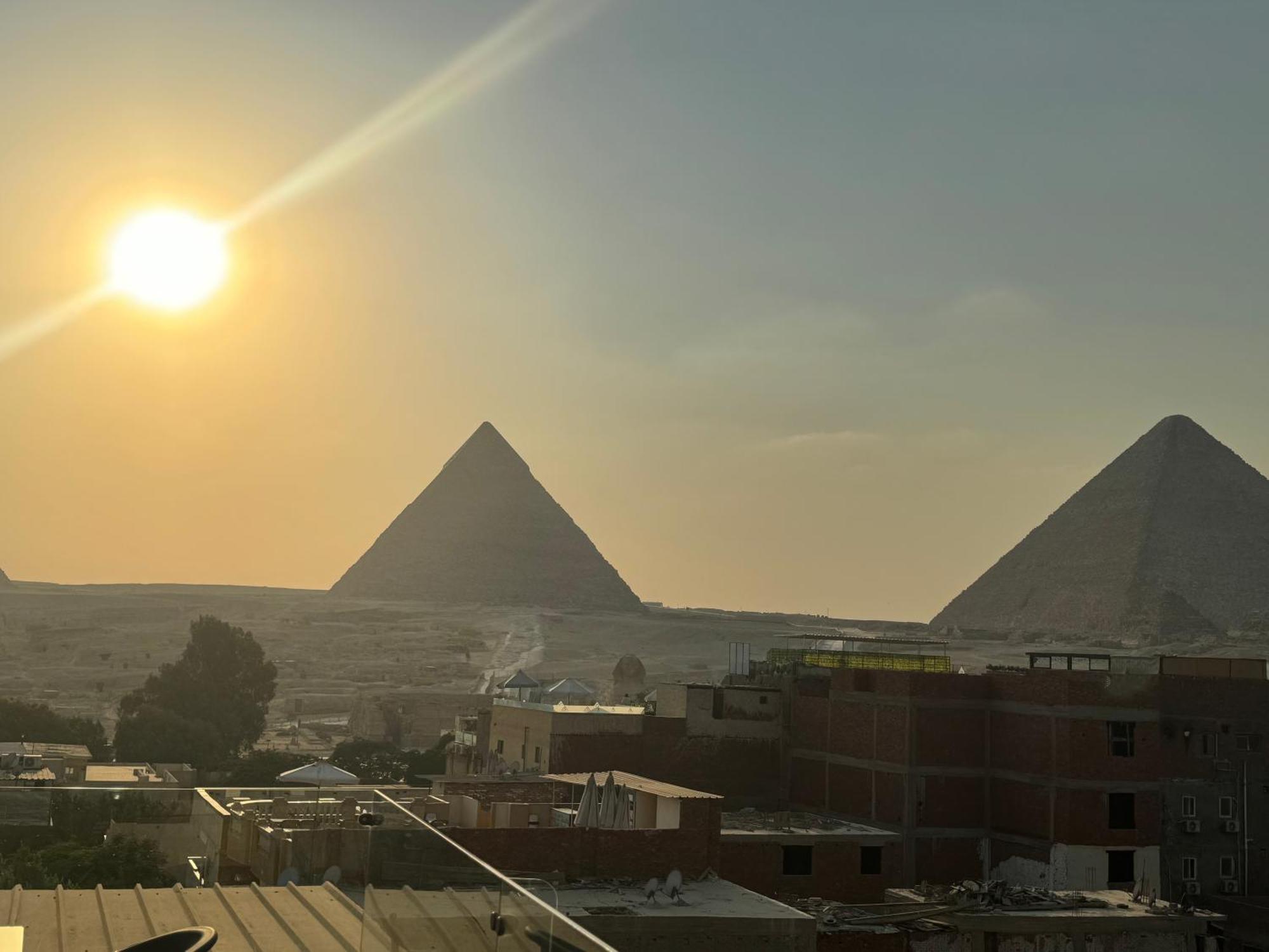 Pyramids And Sphinx Hotel Kafrat al Jabal Exterior photo